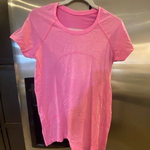 Lululemon Shiftly T-shirt *** SONIC PINK ***